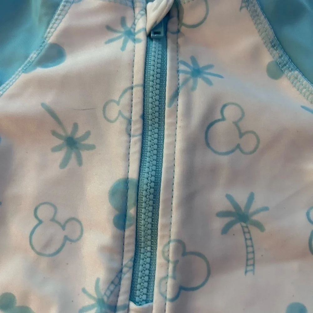Disney Kids Rashguard with Blue and White Design Zipper Snaps Size 6/9M